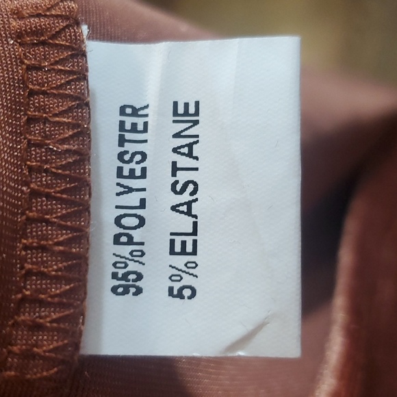 🍎2 Items/$12 Joyfolie Bridget flutter sleeve velvet top in Mahogany size Medium - Picture 9 of 10